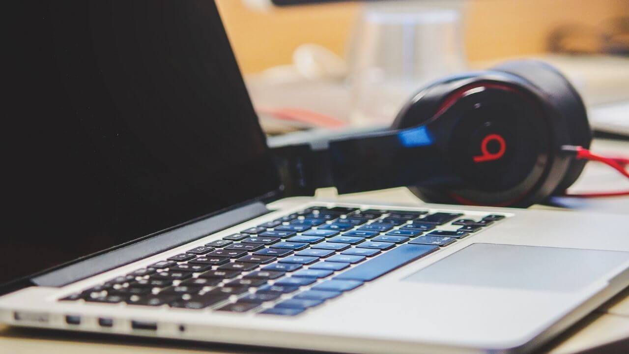 How To Connect Beats To Laptop? - TechAger