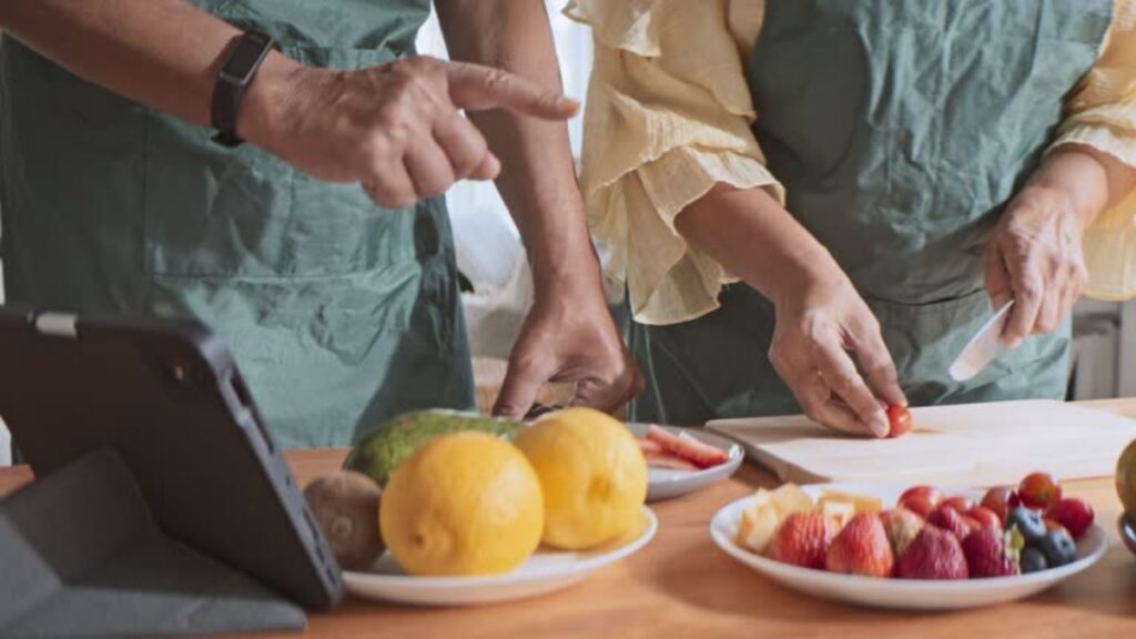 Essential Tips for Healthy Eating: A Guide to Nutritious Living